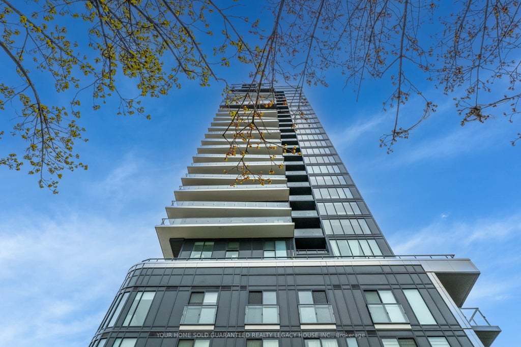 Photo of 370 Martha Street #1805, Burlington, ON L7R 0G9 (MLS # W13652538)