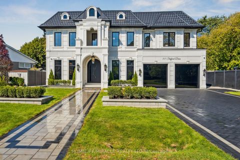 517 Stafford Drive Oakville ON L6L 4M4