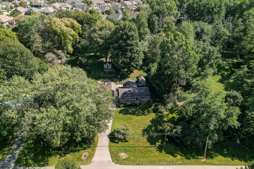 Photo of 4766 SUNSET Road, Central Elgin, ON N5L 1J1 (MLS # X13626366)