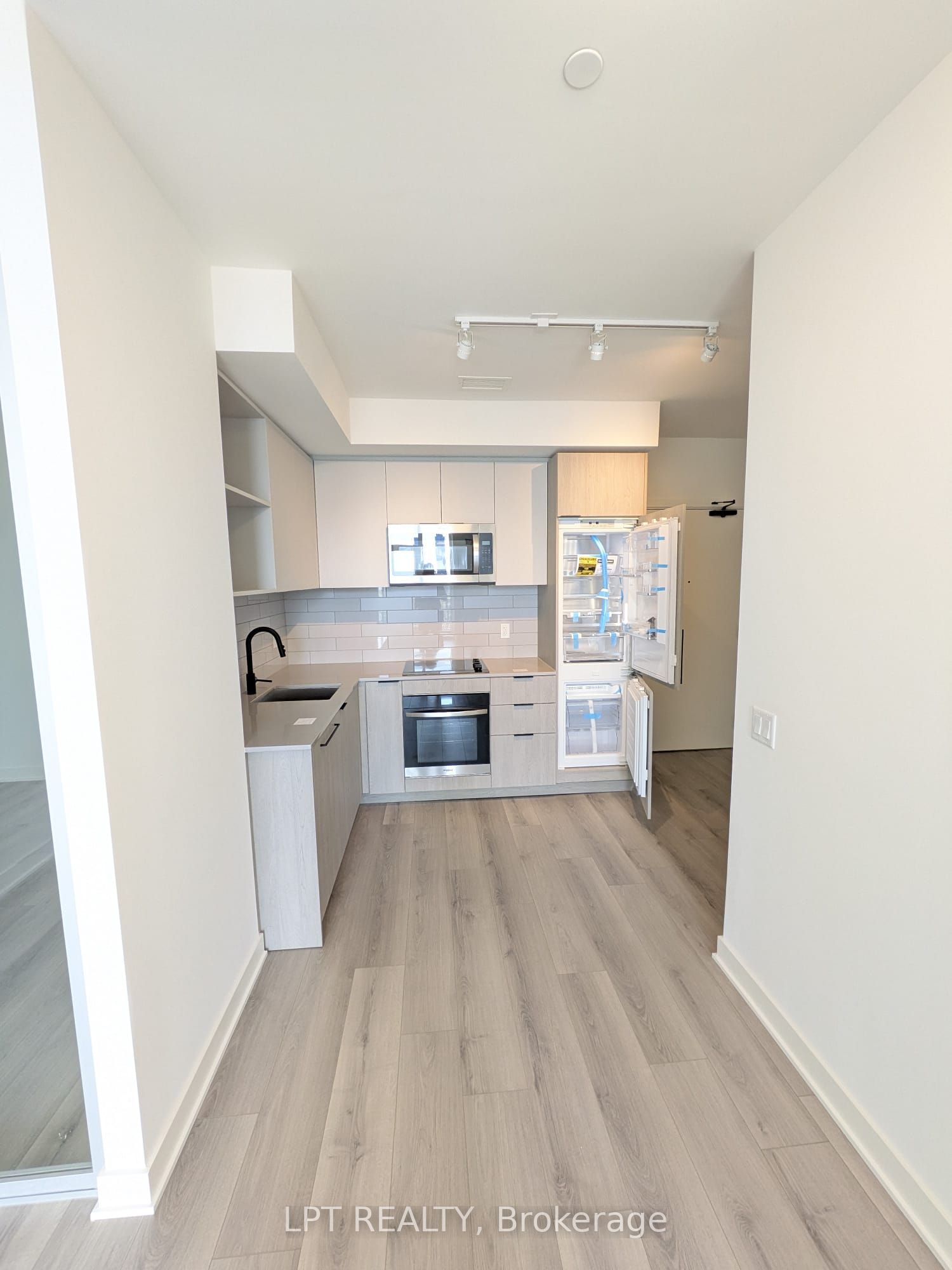 1185 Dupont Street 701