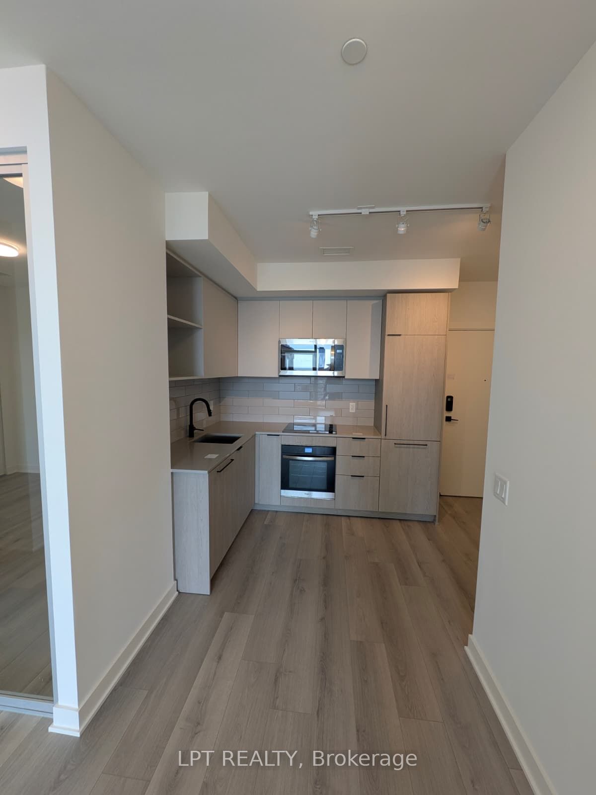 1185 Dupont Street 701