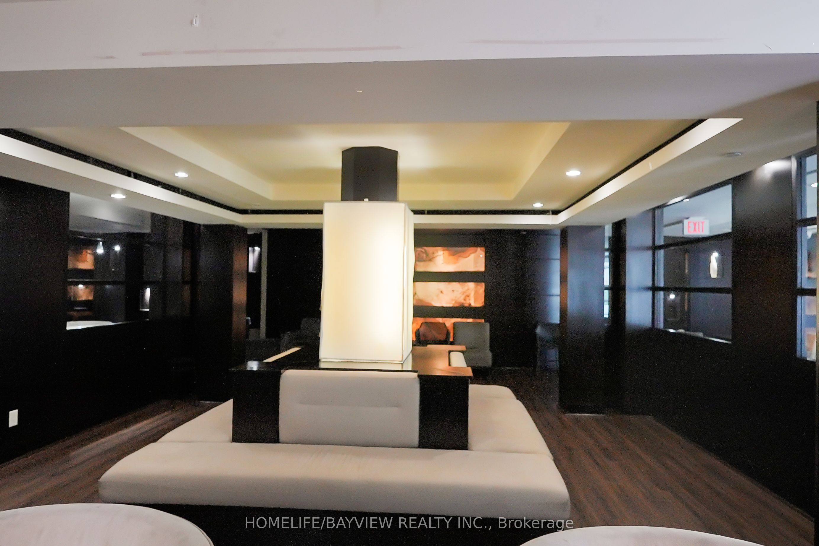 18 Yonge Street 915