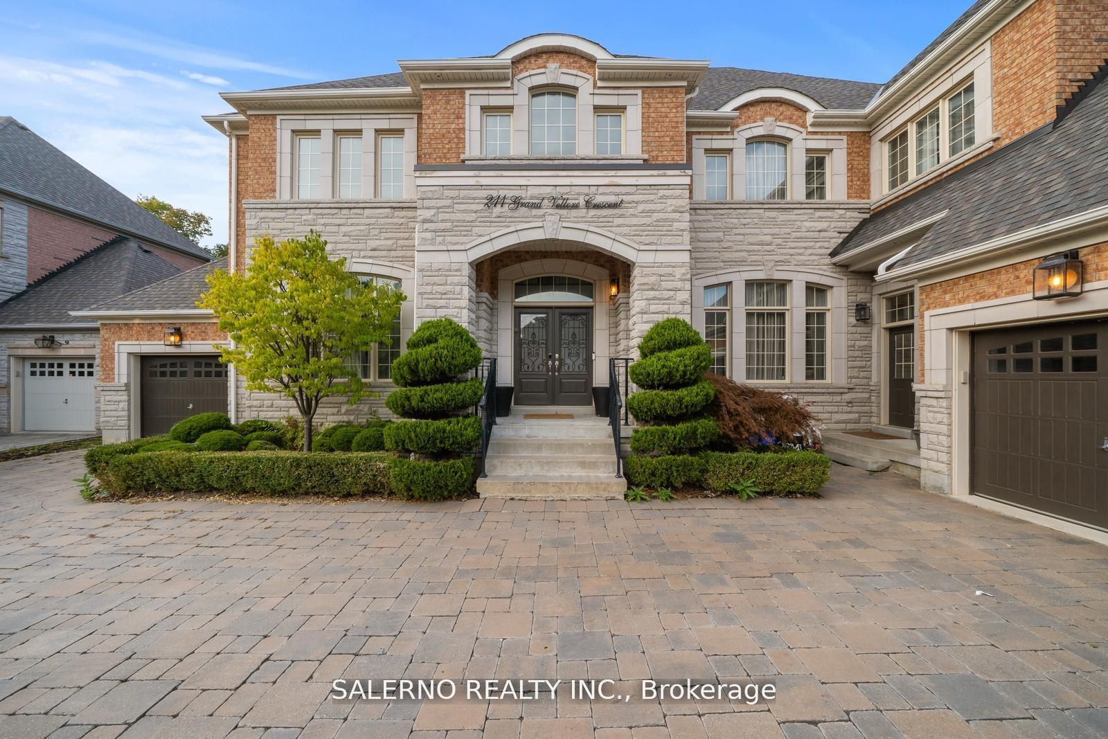 211 Grand Vellore Crescent