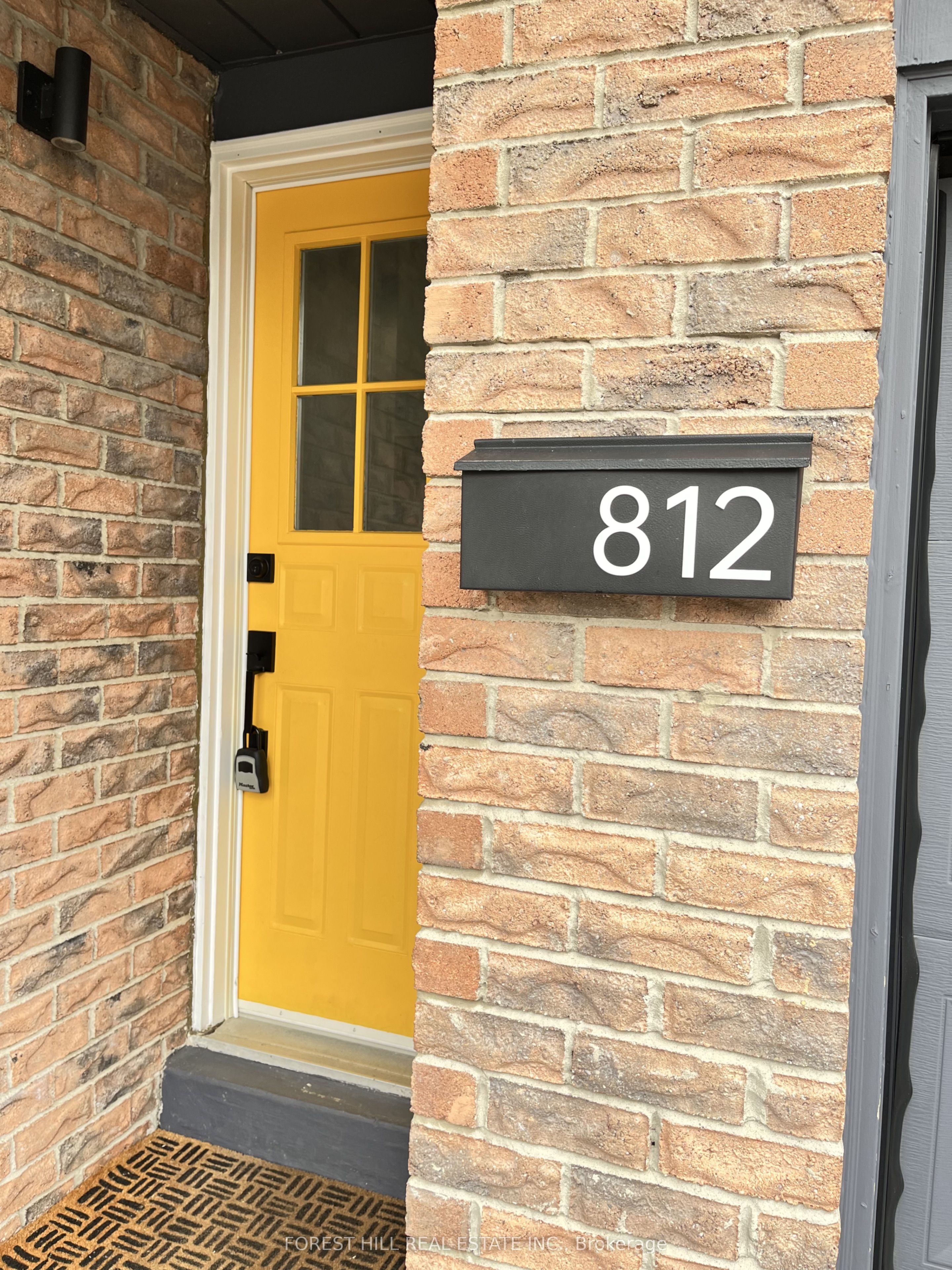 812 Sweetwater Crescent