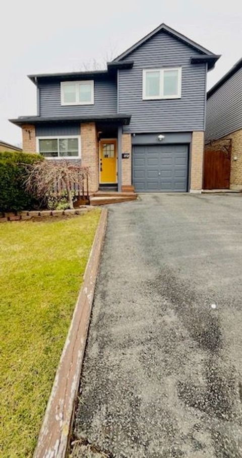 812 Sweetwater Crescent Mississauga ON L5H 4A4
