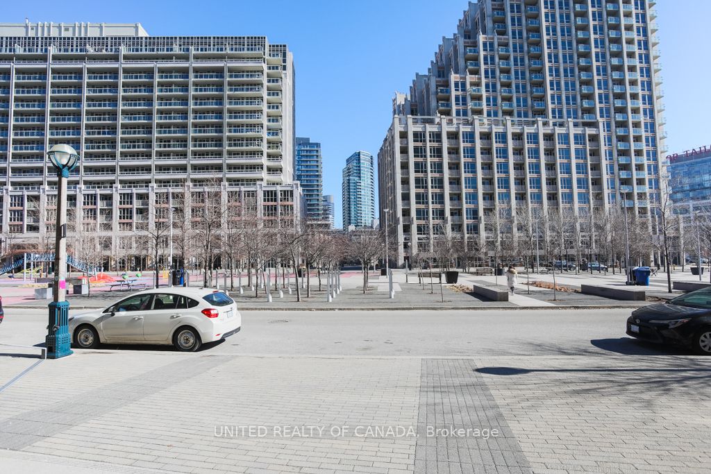 215 Fort York Boulevard #705