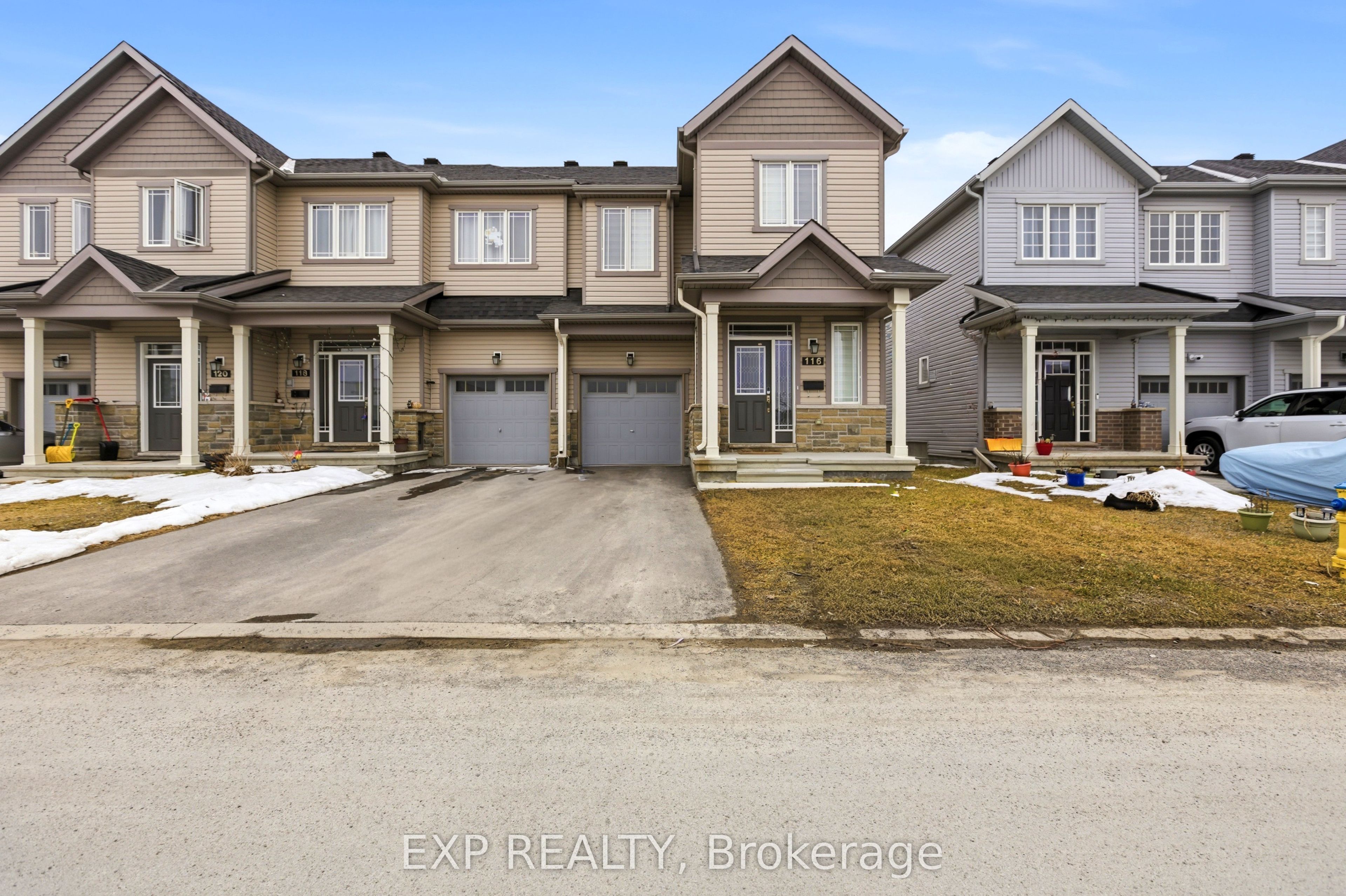 Photo 1 of 29 — 116 Main Halyard Lane, Barrhaven, ON K2J 7B6