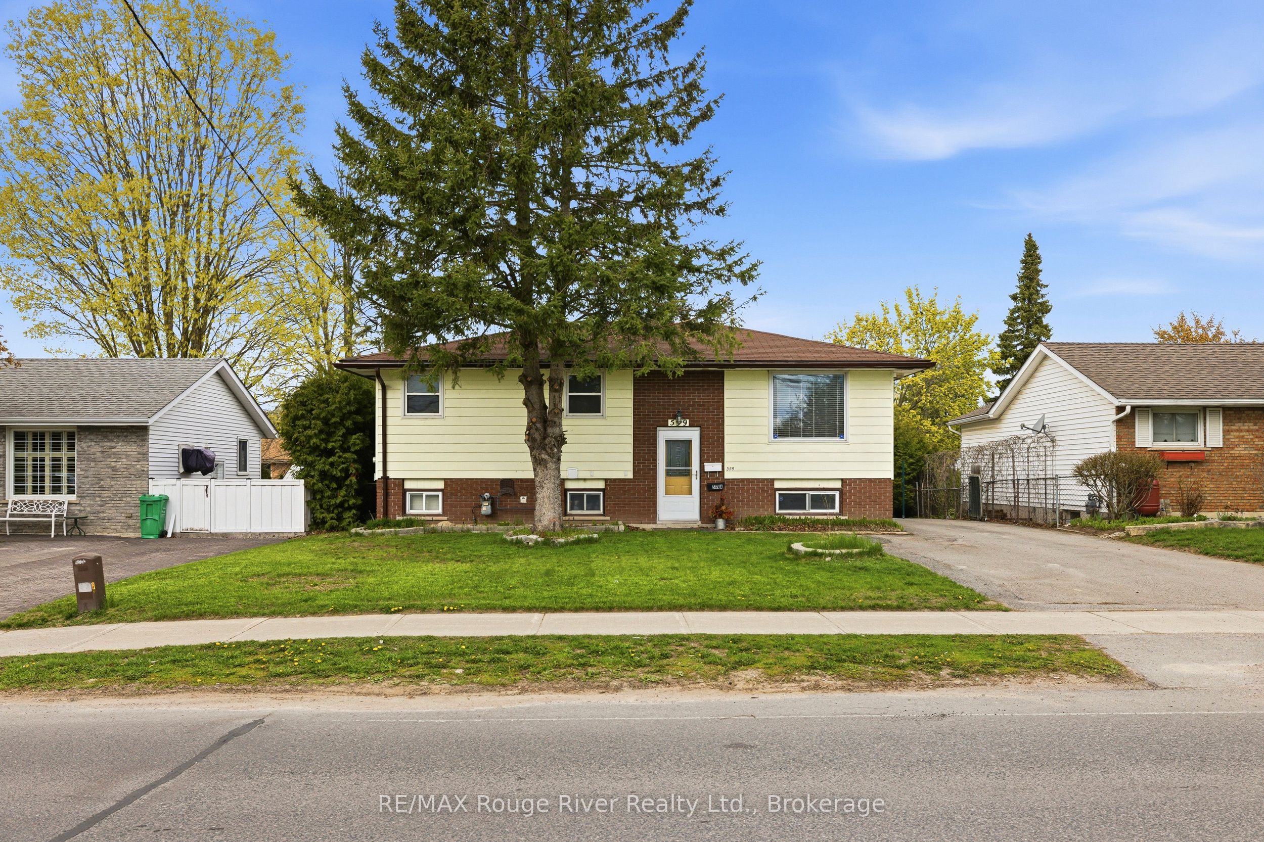 Photo 1 of 30 — 599 Otonabee Drive UNIT 2, Peterborough, ON K9J 7X8