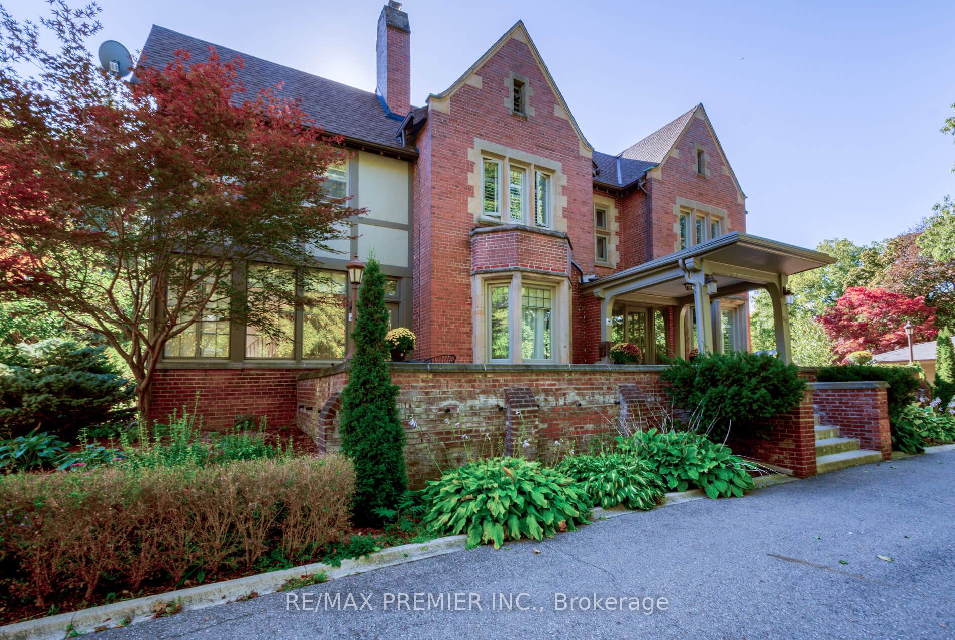 63 Main Street S 1,2,3