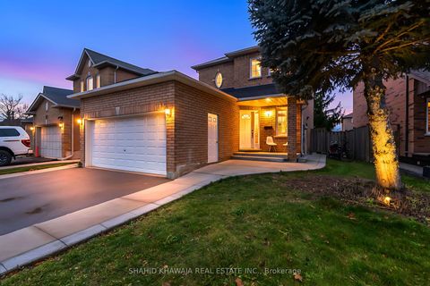 7388 Davemark Court Mississauga ON L5N 7P3