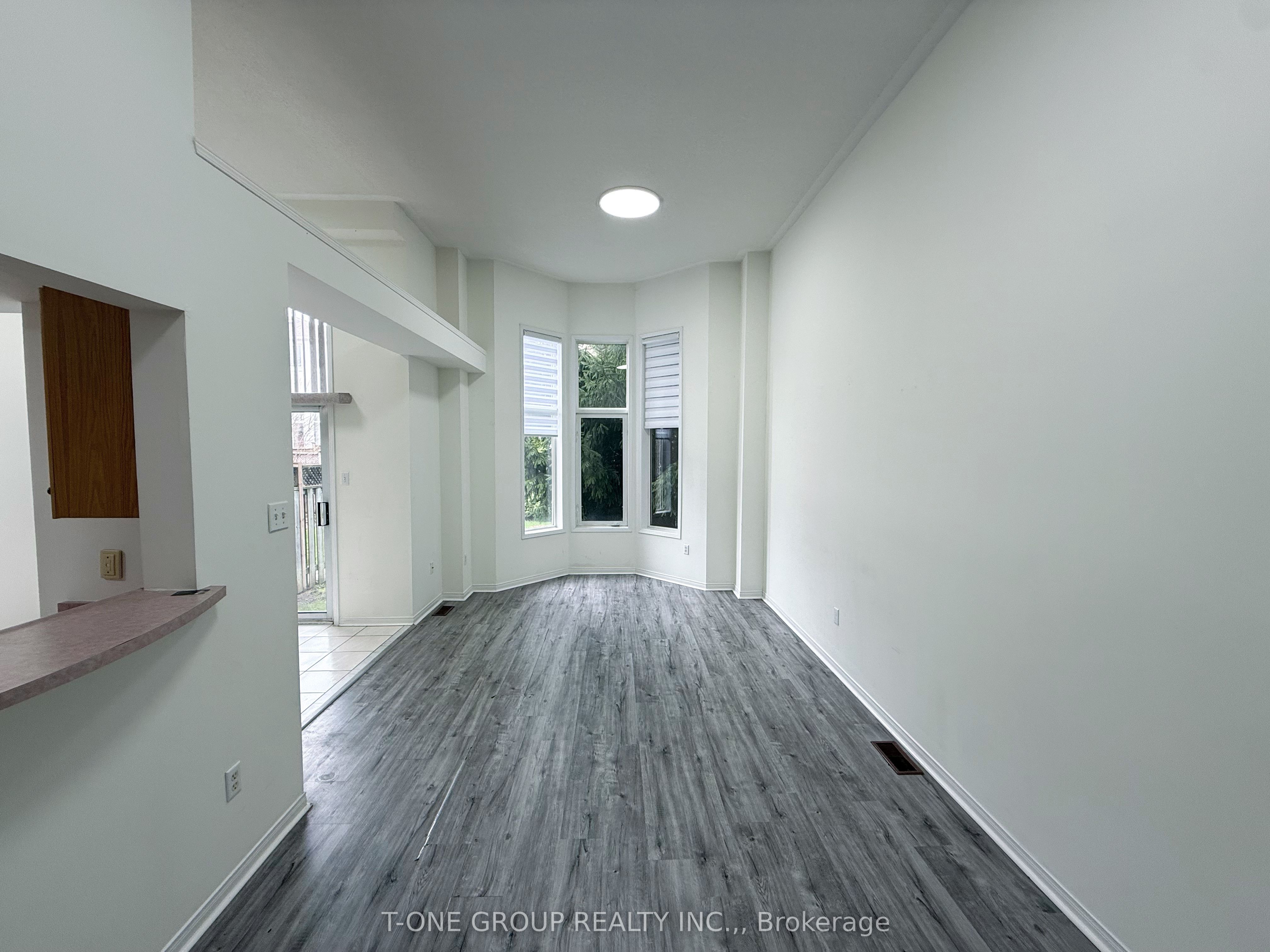 90 Bridlepath Street