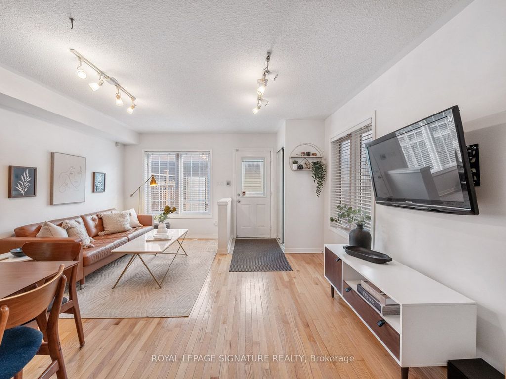 Photo of 985 Roselawn Avenue, Toronto, ON M6B 4M9 (MLS # W12865782)