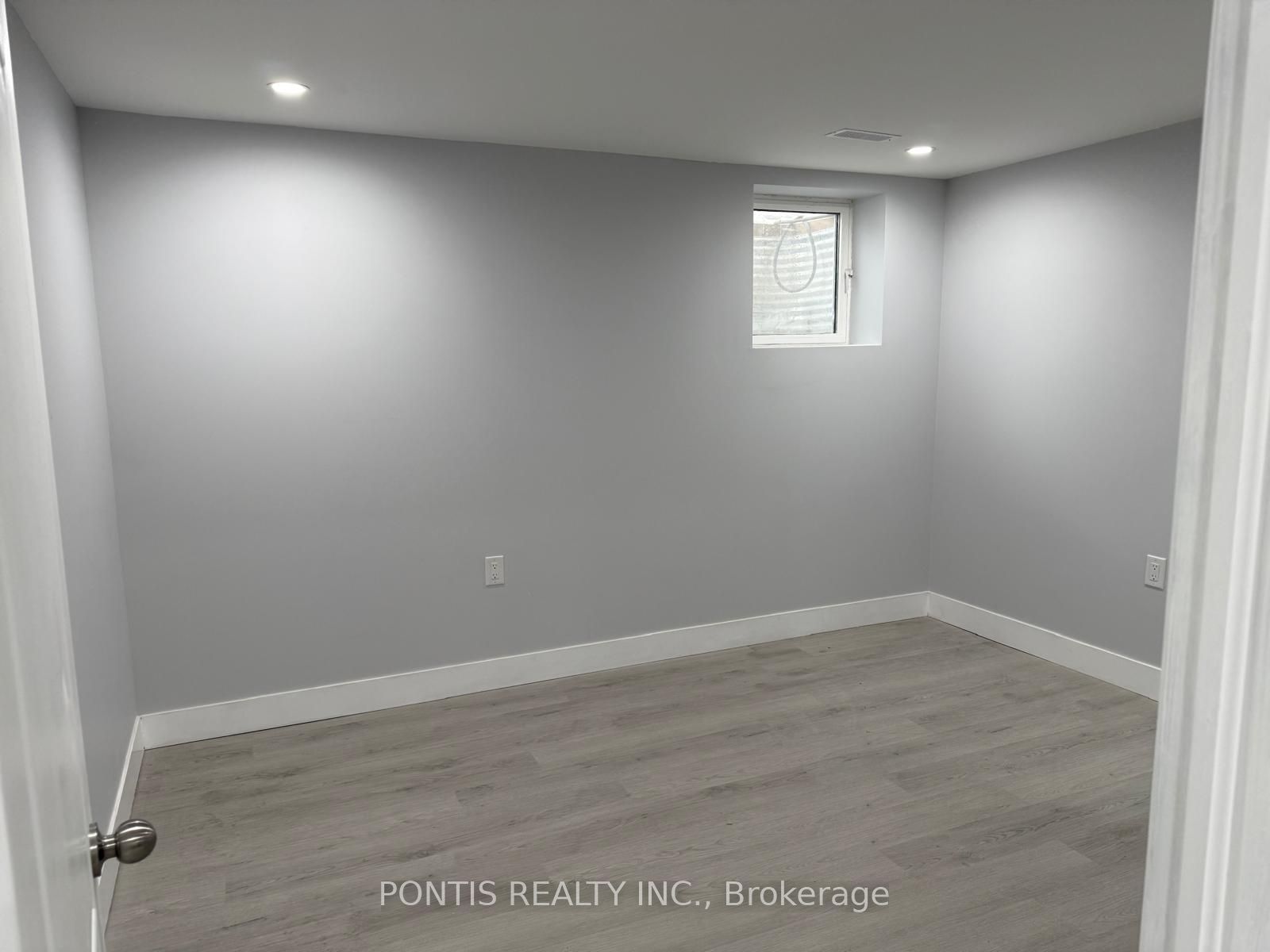 55 WILDBERRY Crescent