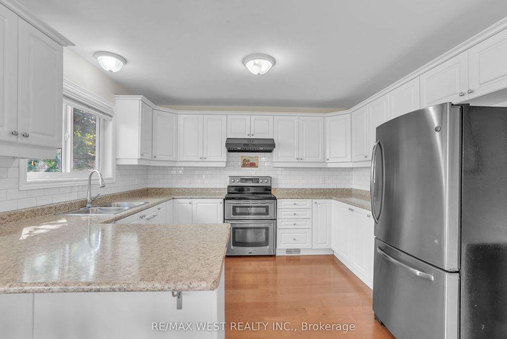 Photo of 78 Sixth Street, Midland, ON L4R 3X2 (MLS # S12602866)