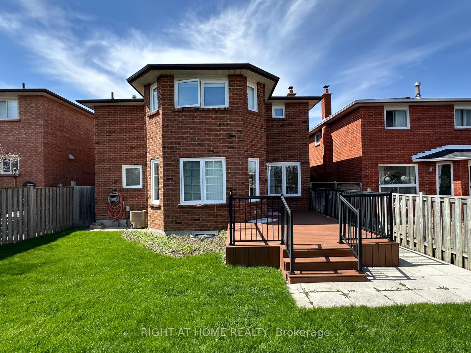 874 Wetherby Lane N