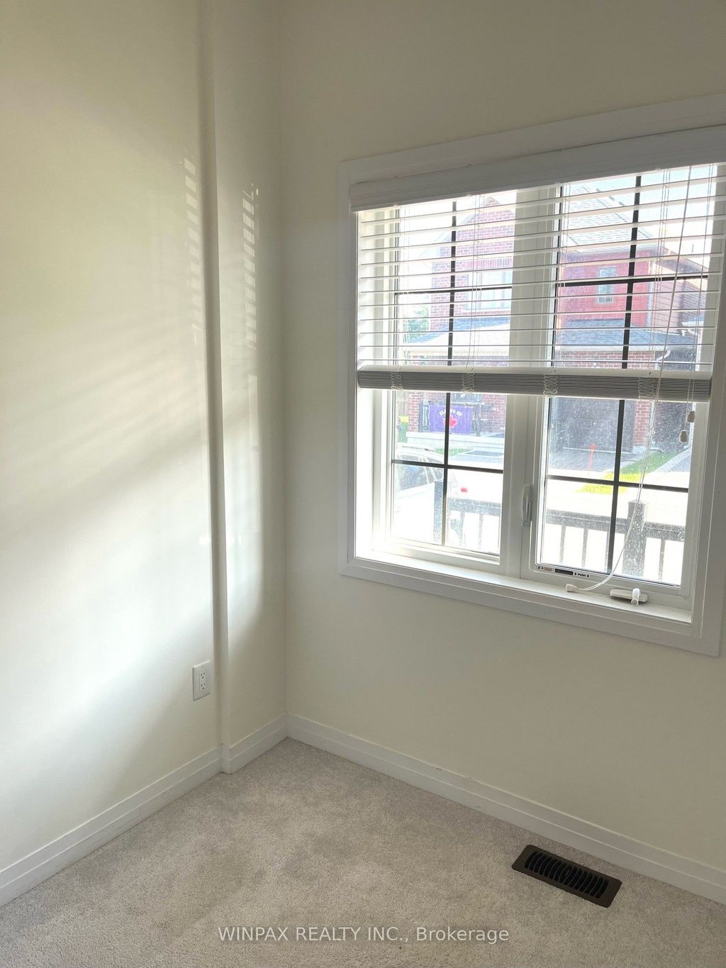 Photo of 8 Bedford Estates Crescent, Barrie, ON L4N 9K6 (MLS # S13226156)