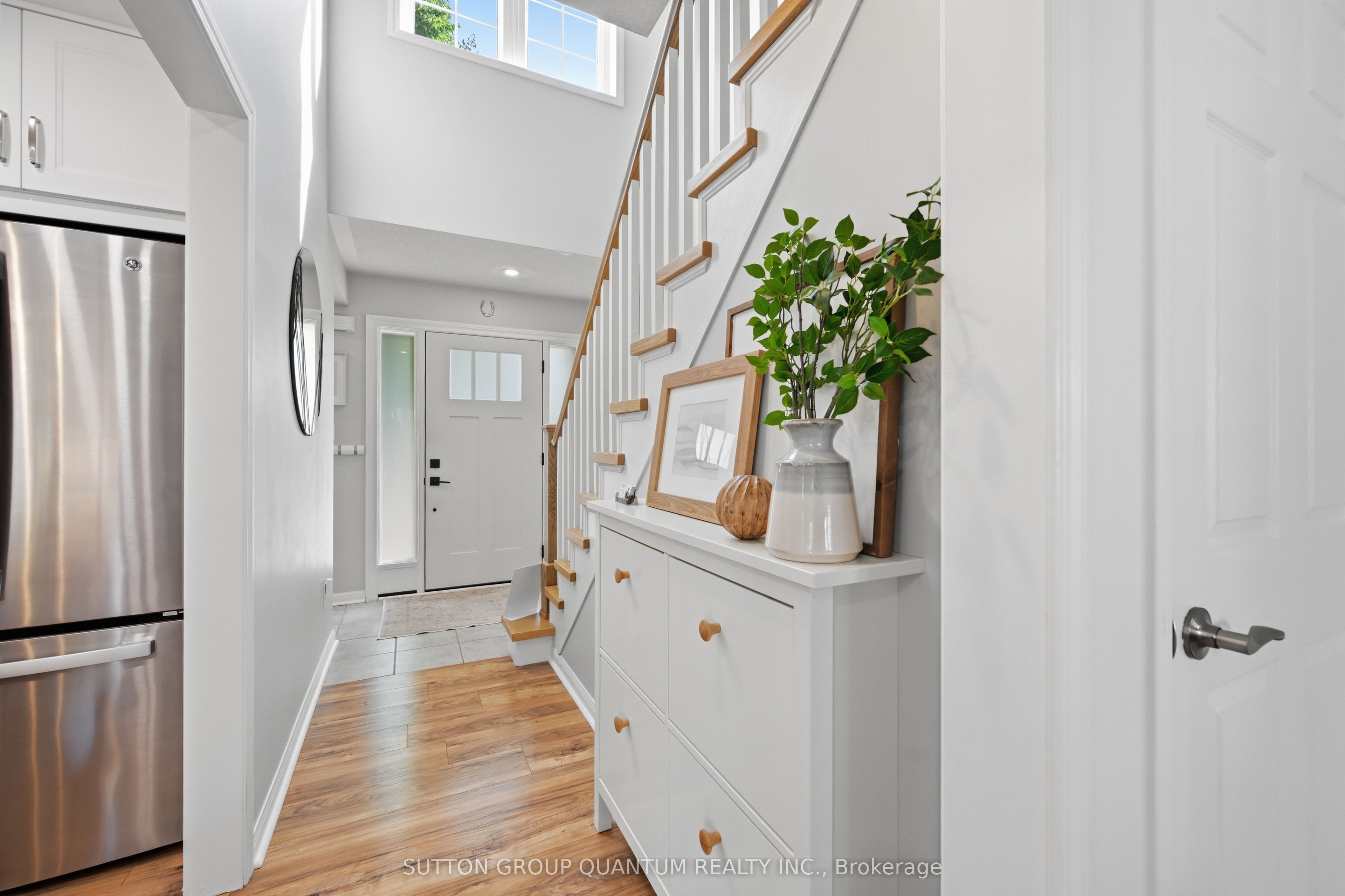 2245 Kenneth Crescent