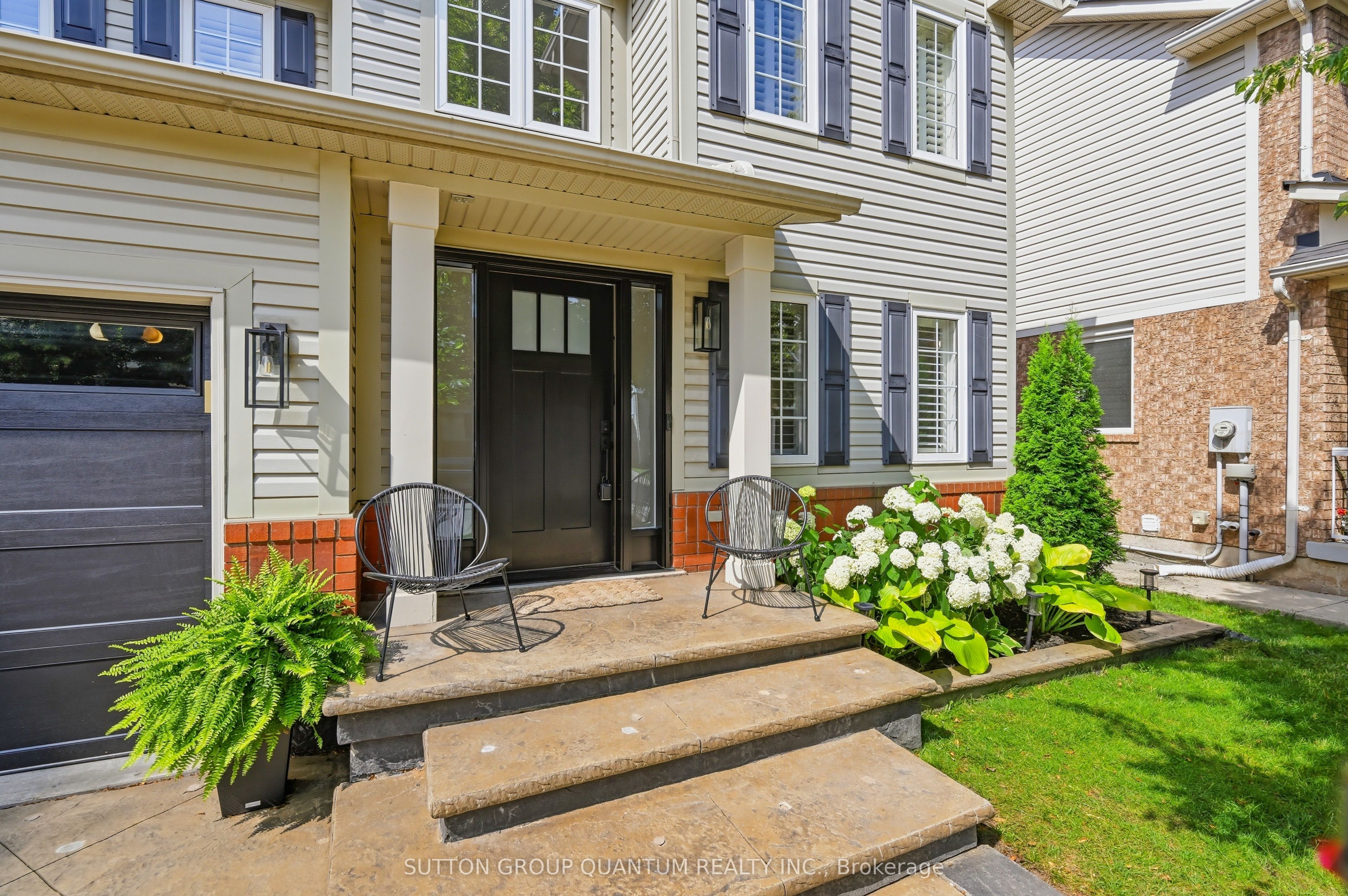2245 Kenneth Crescent