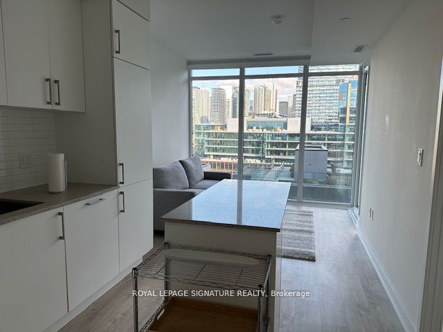 576 Front Street W 1218