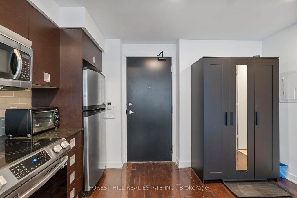 Photo of 33 Charles Street #1101, Toronto, ON M4Y 1R9 (MLS # C12482380)