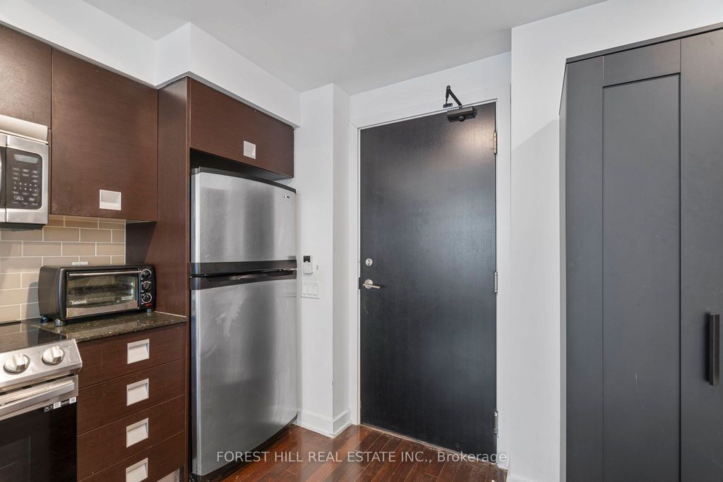 Photo of 33 Charles Street #1101, Toronto, ON M4Y 1R9 (MLS # C12482380)