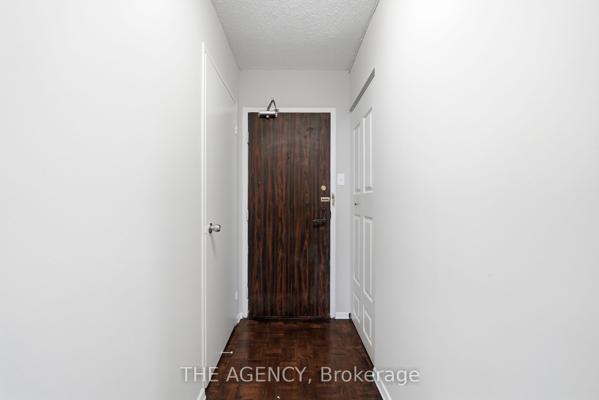 2350 Dundas Street W 1910A