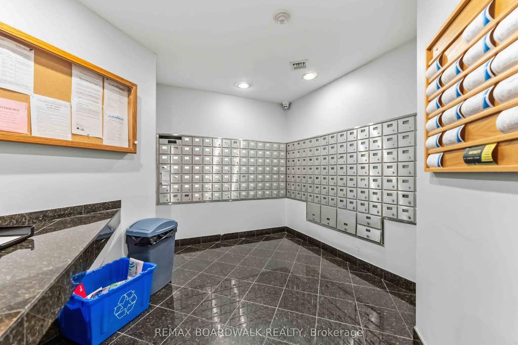 Photo of 80 SANDCASTLE Drive #1109, South of Baseline to Knoxdale, ON K2H 9E7 (MLS # X13630734)