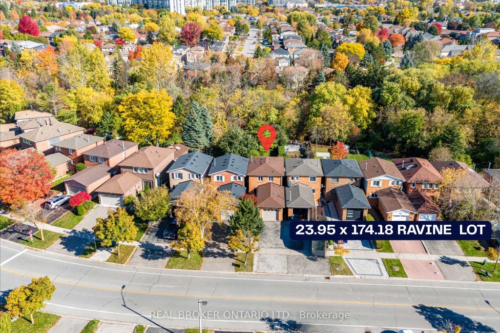 Photo of 125 Kersey Crescent, Richmond Hill, ON L4C 5X4 (MLS # N13690222)