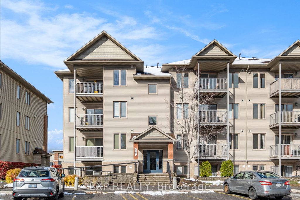 Photo of 305 Cresthaven Drive #2, Barrhaven, ON K2G 4R5 (MLS # X12672322)
