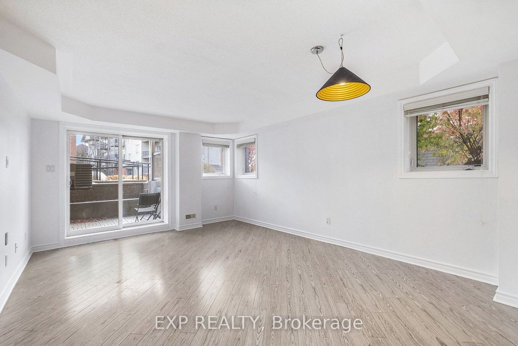 Photo of 305 Cresthaven Drive #2, Barrhaven, ON K2G 4R5 (MLS # X12672322)