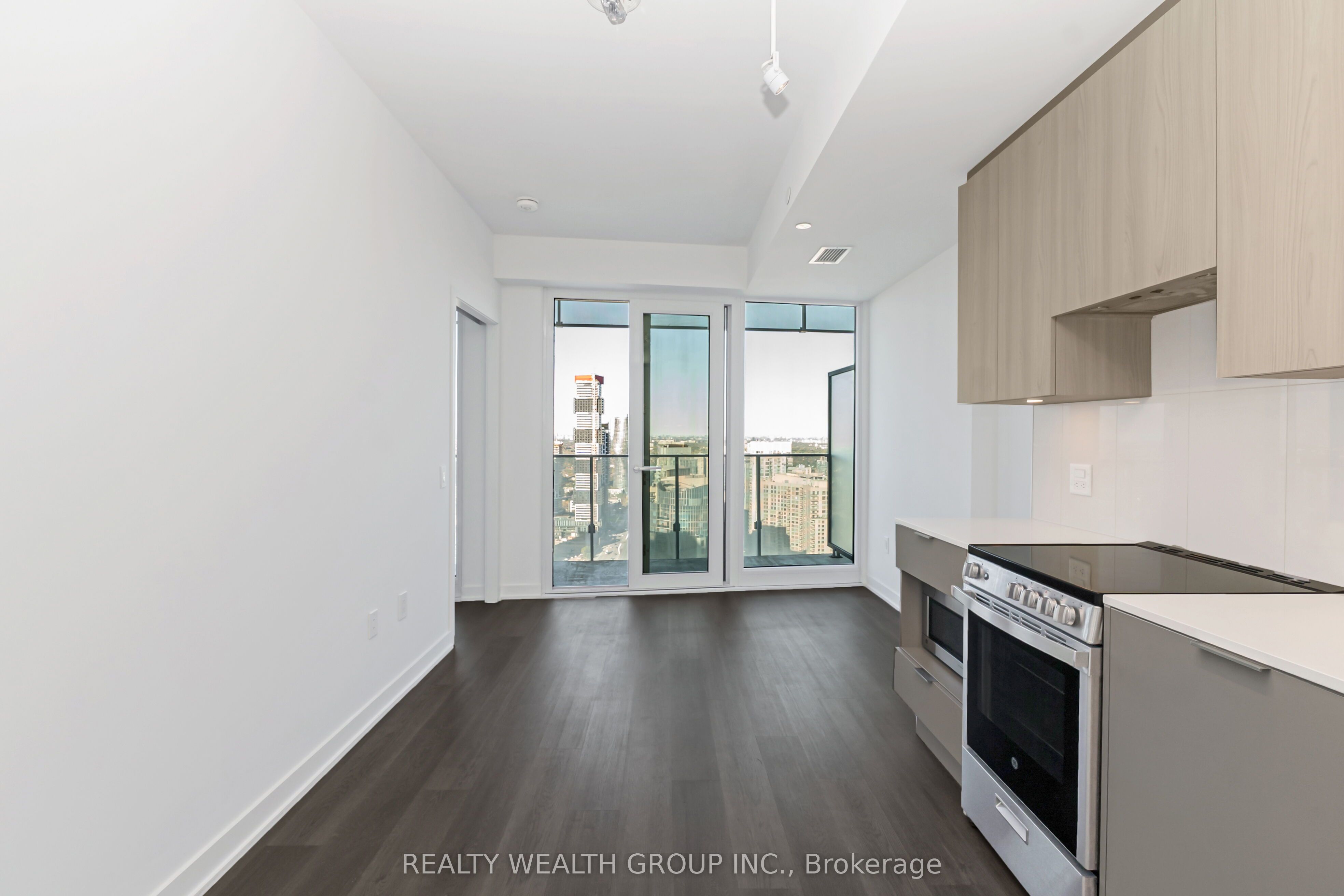 3900 Confederation Parkway 3911