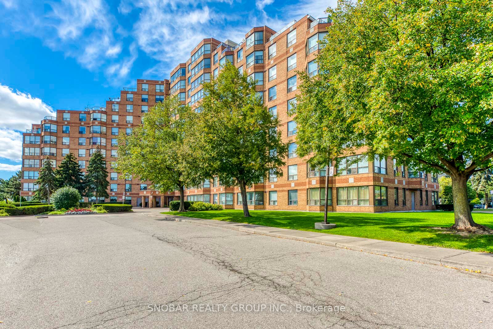 6 Humberline Drive 206