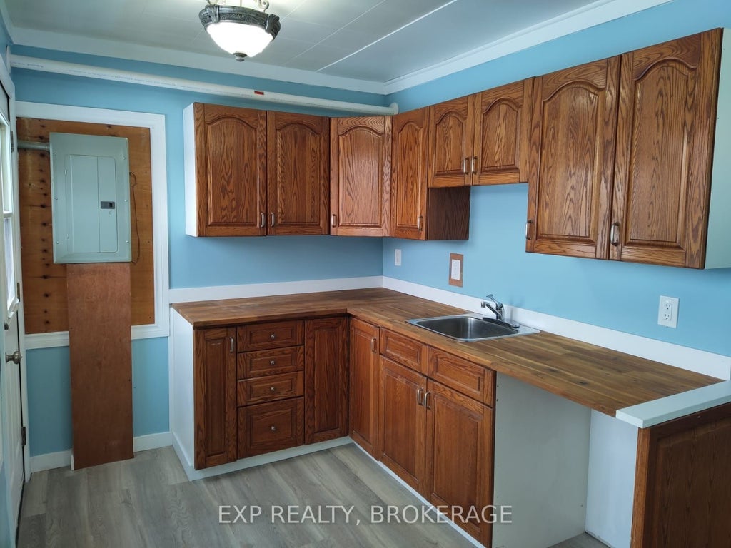 Photo of 16 LOUIS Street, Brockville, ON K6V 4H5 (MLS # X13088890)