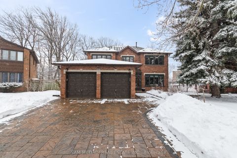 4175 Renoak Court Mississauga ON L5C 4K2