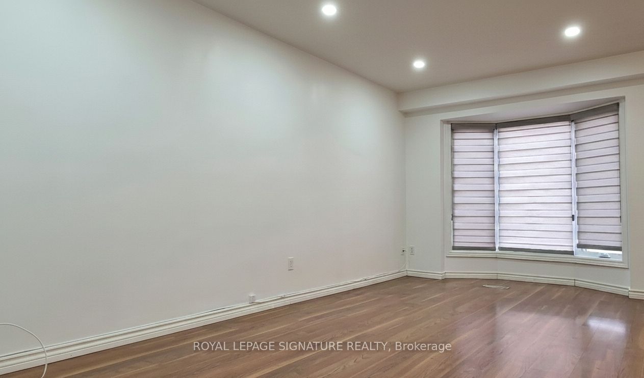 1039 Cedarglen Gate 15