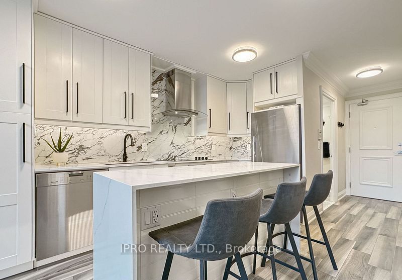 200 Manitoba Street 210