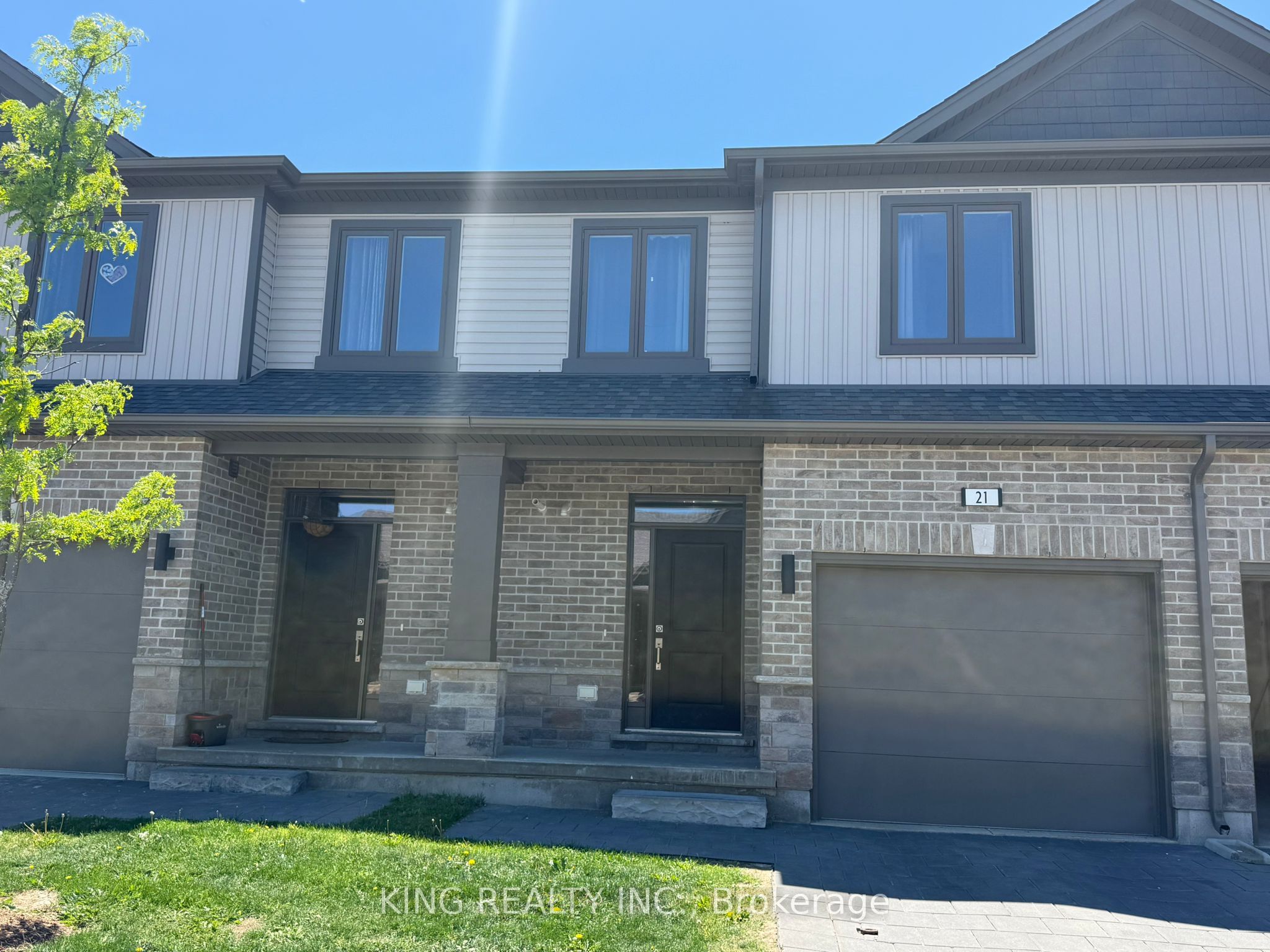 Photo 1 of 37 — 745 CHELTON Road 21, London South, ON N6M 0J1