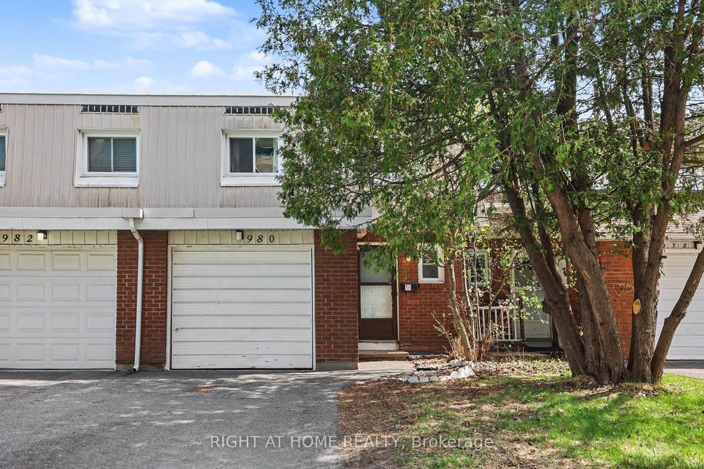 Photo of 980 Gulf Place #207, Overbrook - Castleheights and Area, ON K1K 3Y1 (MLS # X13104876)