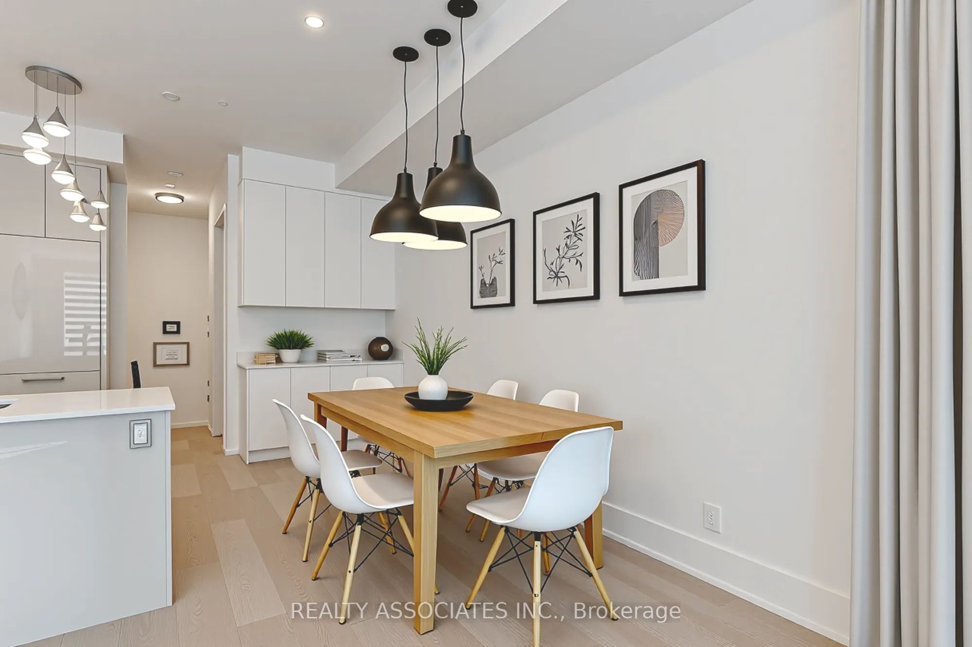 270 Davenport Road TH3