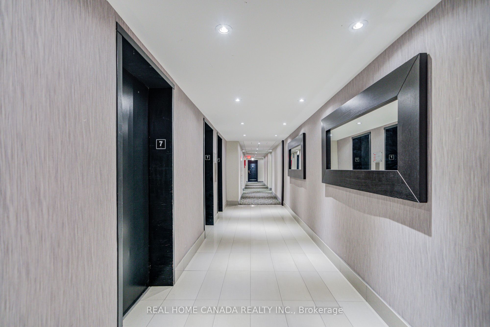 1359 White Oaks Boulevard 708