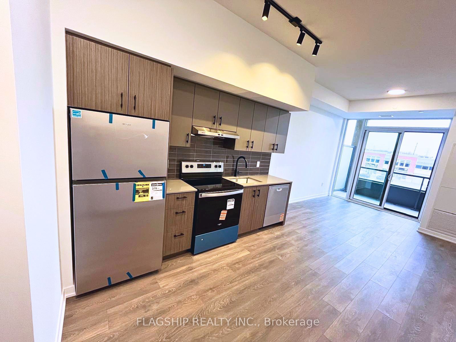 4878 Powers Common 329