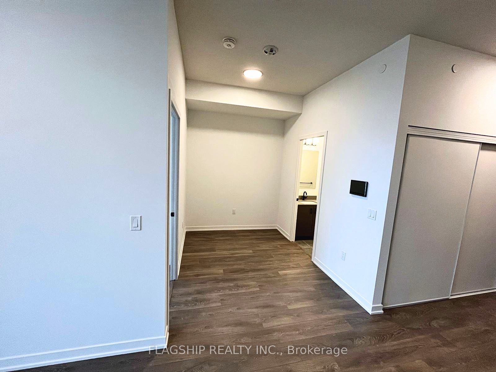 4878 Powers Common 329