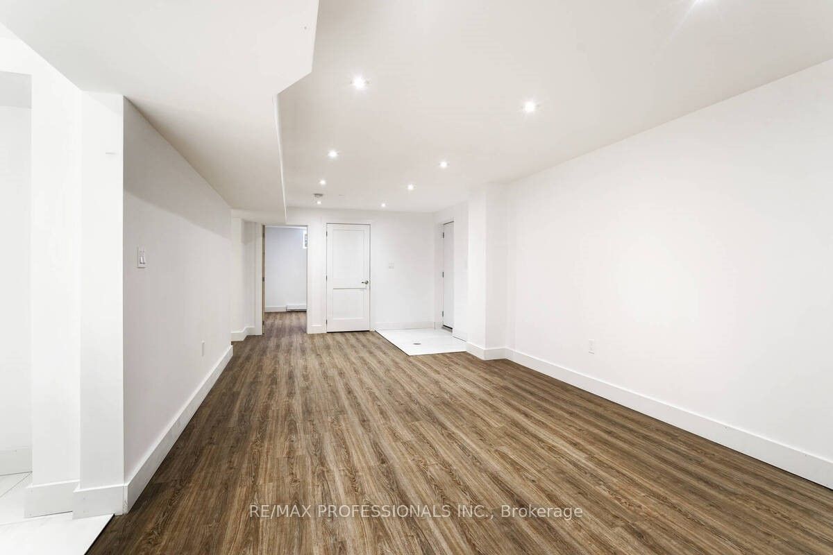 7 Vancho Crescent S Lower