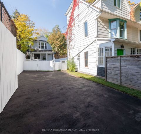 106 Willow Avenue Toronto ON M4E 3K3