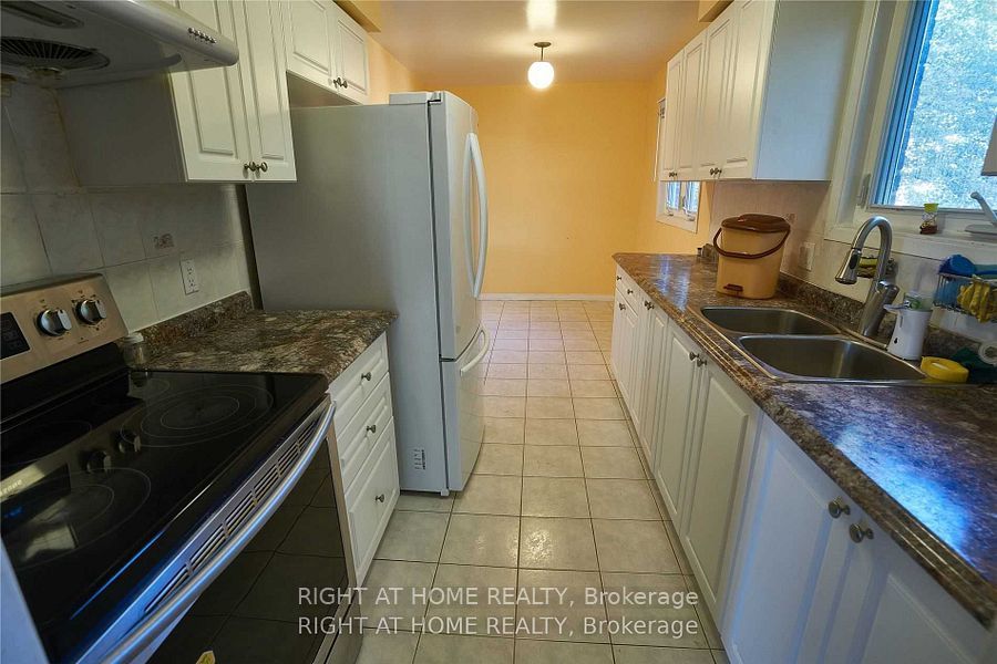 877 Thistle Down Circle upper