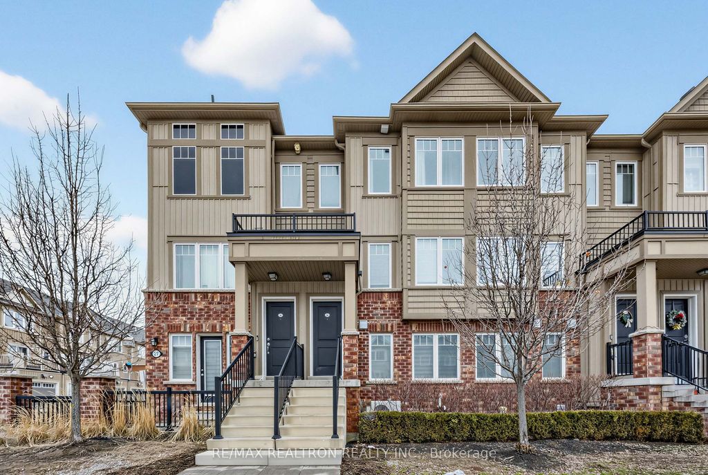 Photo of 2500 Hill Rise Court #35, Oshawa, ON L1L 0W2 (MLS # E13075942)
