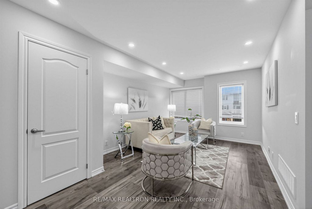 Photo of 2500 Hill Rise Court #35, Oshawa, ON L1L 0W2 (MLS # E13075942)