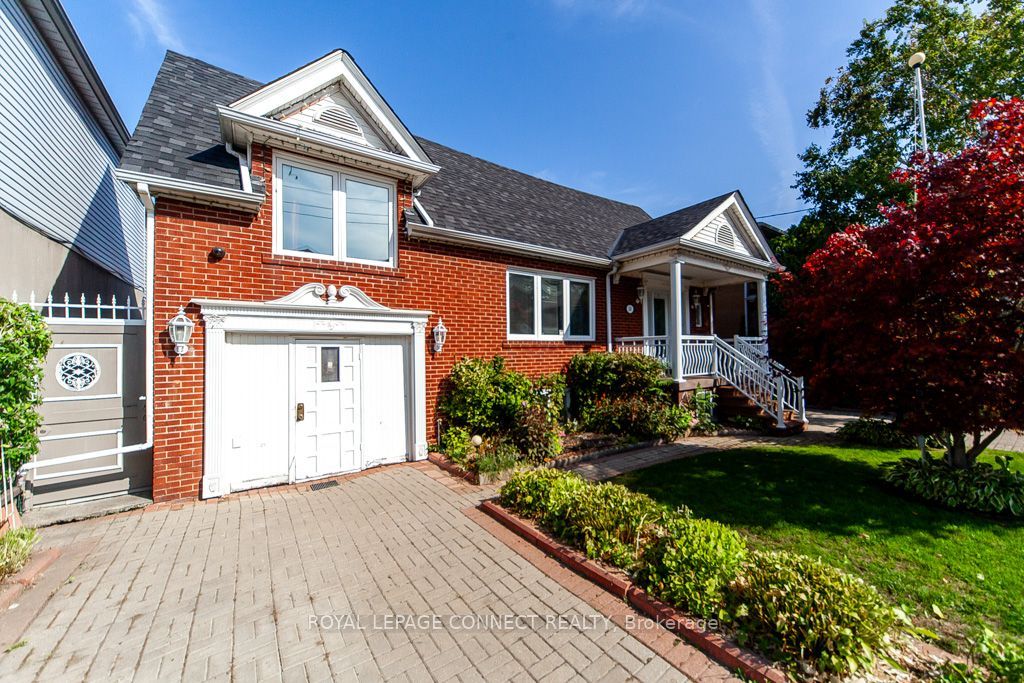 Photo of 30 East Drive E, Toronto, ON M6N 2N7 (MLS # W12407772)