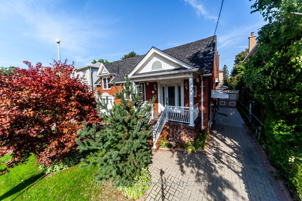 Photo of 30 East Drive E, Toronto, ON M6N 2N7 (MLS # W12407772)