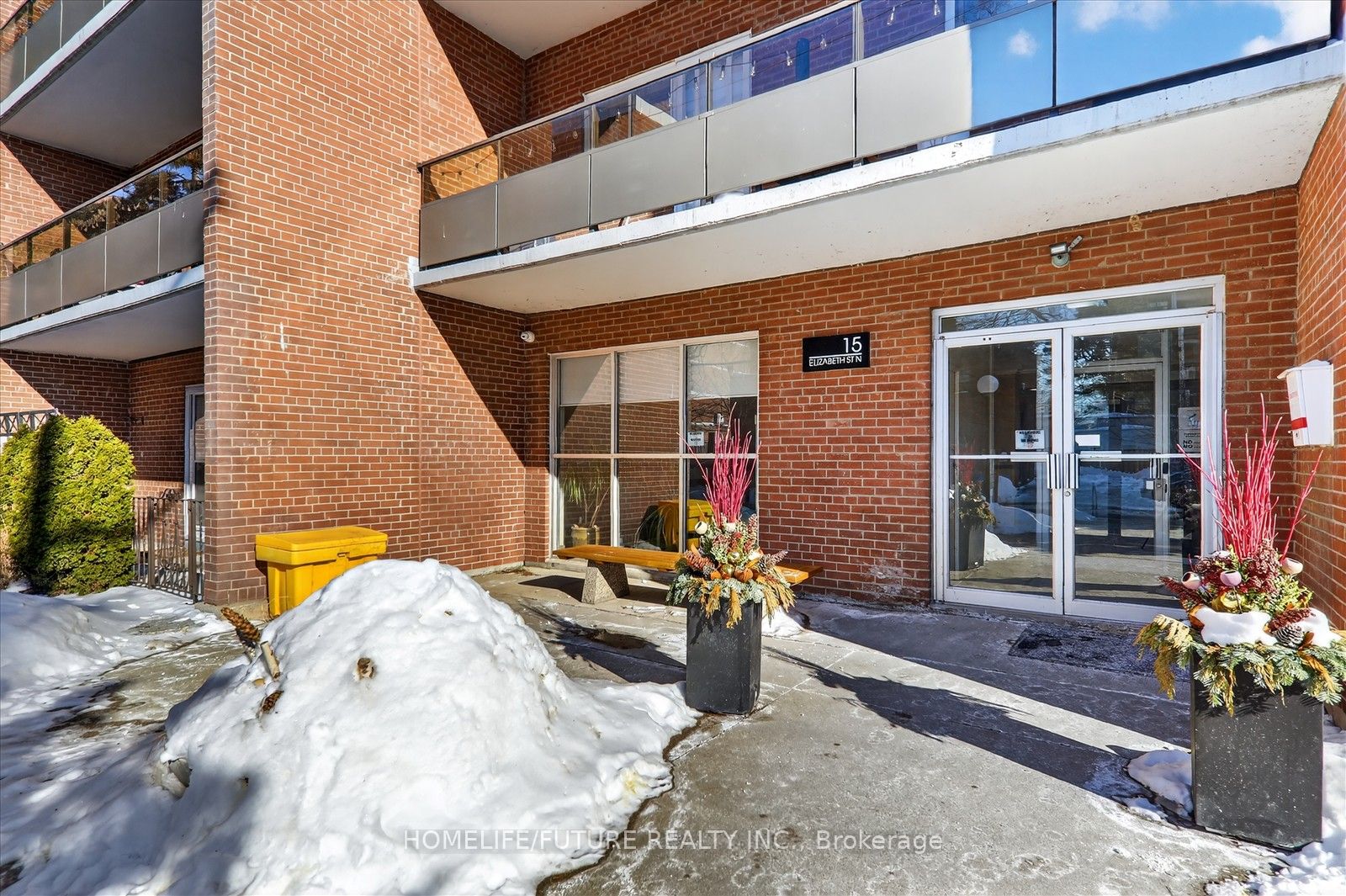 15 Elizabeth Street N 704